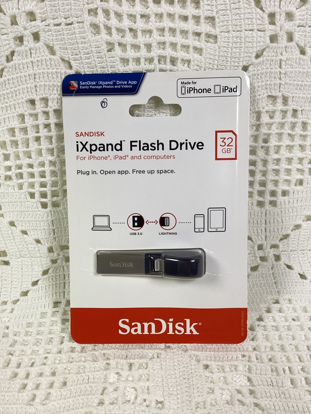 SanDisk iXpand 32GB Flash Drive - Black